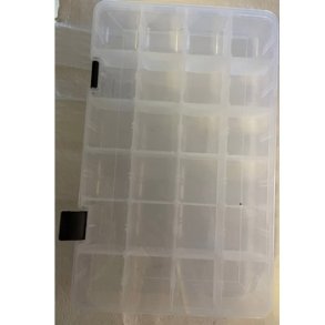 Plast�ske med 24 rum 35,6x21,8x8,4