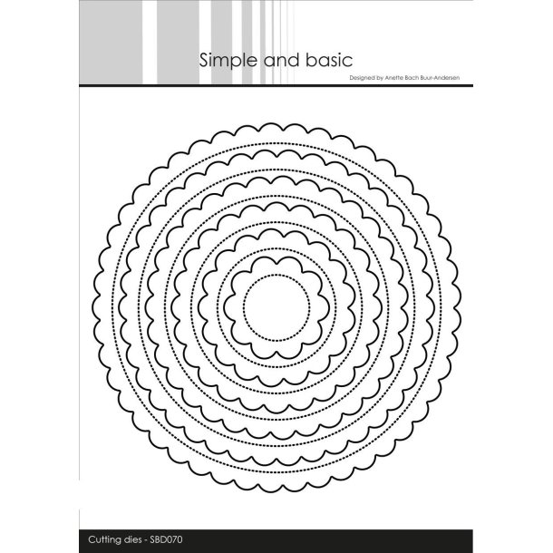  Simple and Basic die Pierced Scalloped Circles 14,3x14,3cm