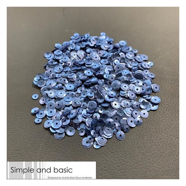 Simple and Basic pailletter/sequins Pale blue 4-5-6mm 30g