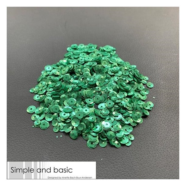 Simple and Basic pailletter/sequins Pale green 4-5-6mm 30g